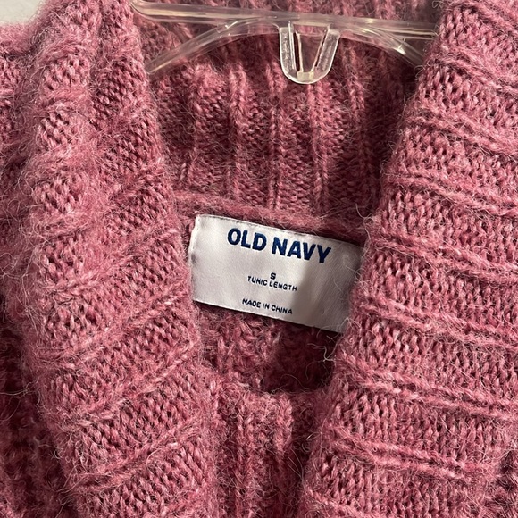 Old Navy Shaker-Stitch Tunic-Length Turtleneck Sweater - Picture 6 of 8